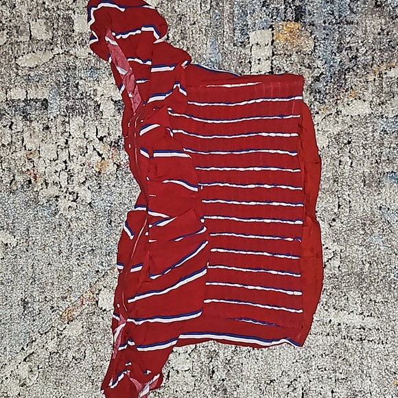 🔥Abercrombue Cropped top🔥 - Picture 3 of 4